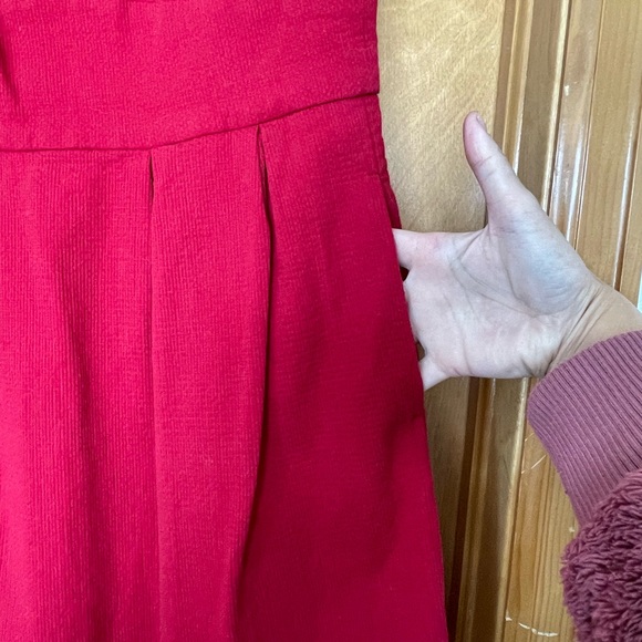 Fun red dress with keyhole - perfect for holiday parties! - Picture 5 of 10